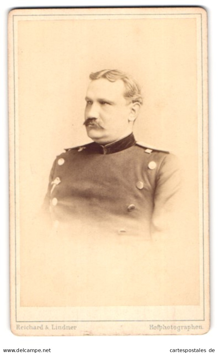 Fotografie Reichard & Lindner, Anclam, Peendamm, Soldat In Uniform Mit Moustache Und Mittelscheitel  - Krieg, Militär