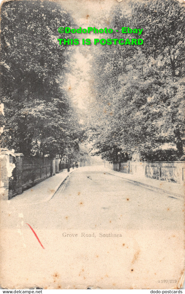 R451607 Southsea. Grove Road. E. Terry. Postcard - Monde