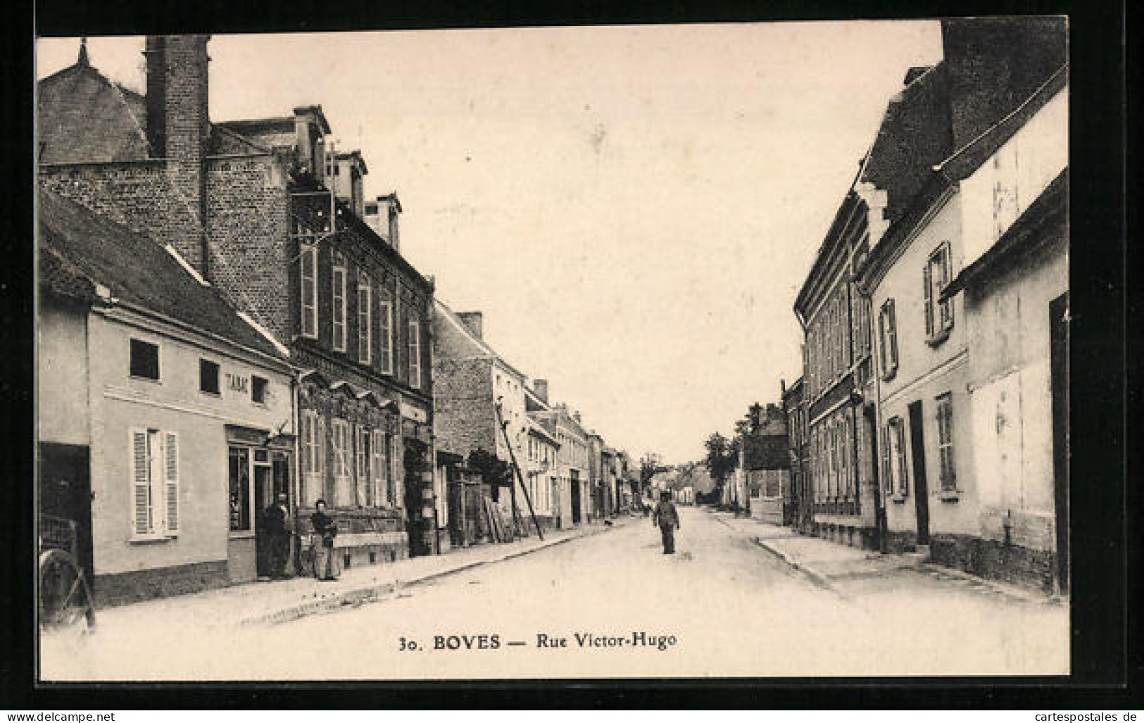 CPA Boves, Rue Victor-Hugo, Vue De La Rue  - Boves