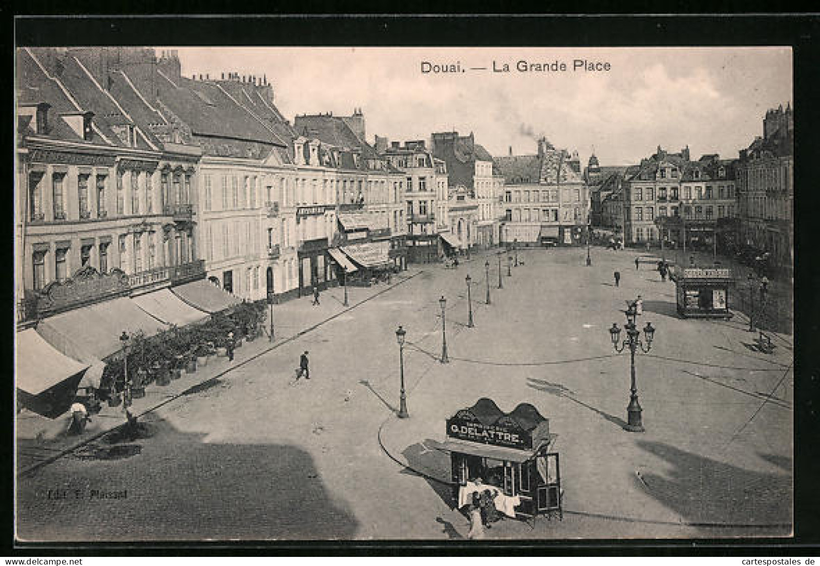 CPA Douai, La Grande Place  - Douai