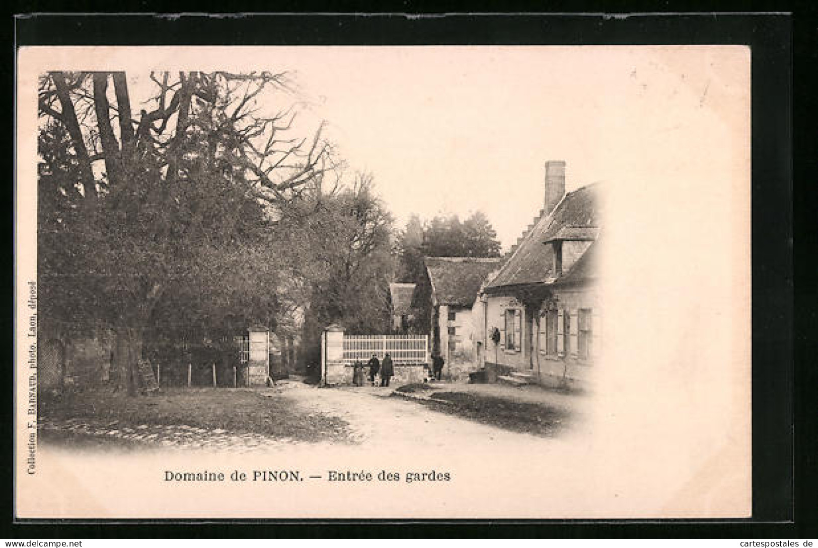 CPA Pinon, Domaine, Entrée Des Gardes  - Sonstige & Ohne Zuordnung