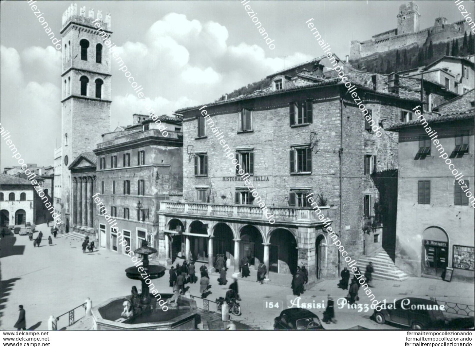 Ae740 Cartolina Assisi Piazza Del Comune - Perugia