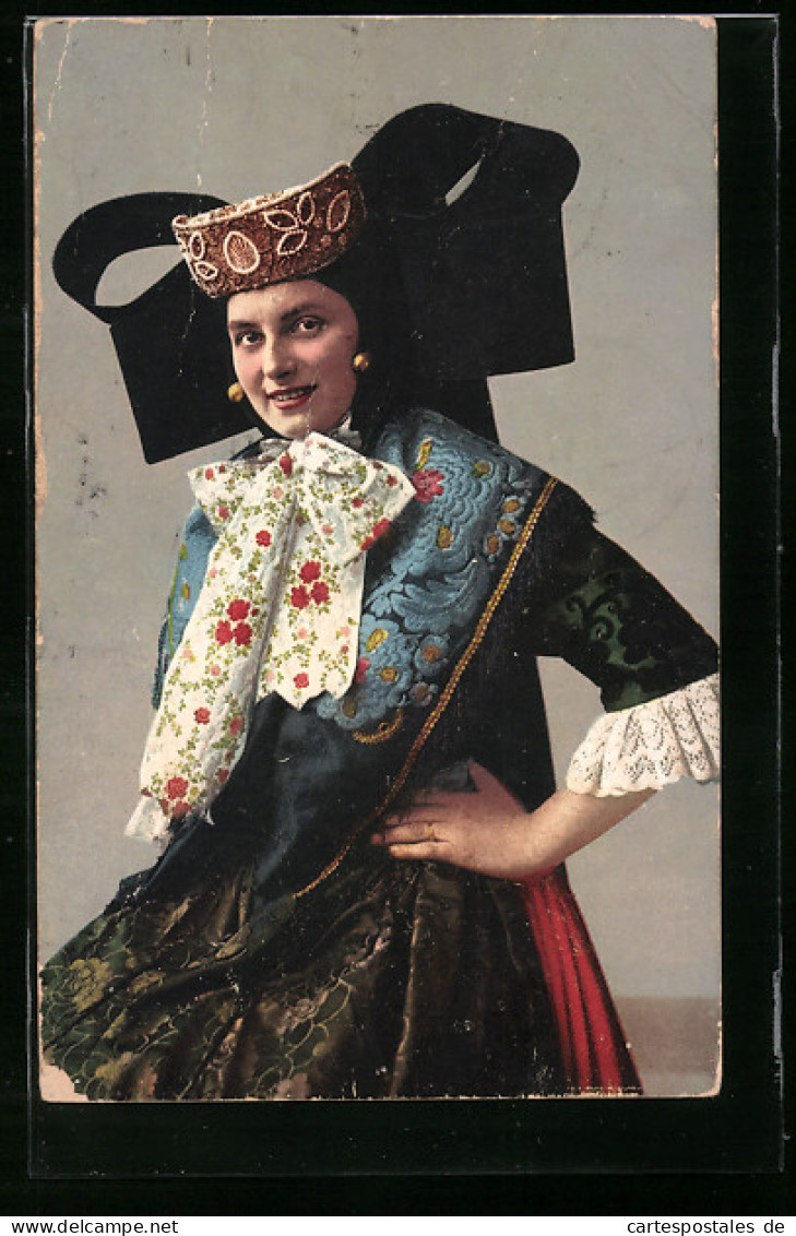 AK Frau In Schaumburg-Lippe`scher Landestracht  - Costumes