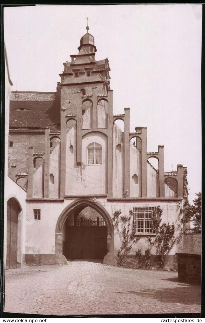 Fotografie Brück & Sohn Meissen, Ansicht Colditz I. Sa., Blick Auf Den Eingang Zum Schloss  - Orte