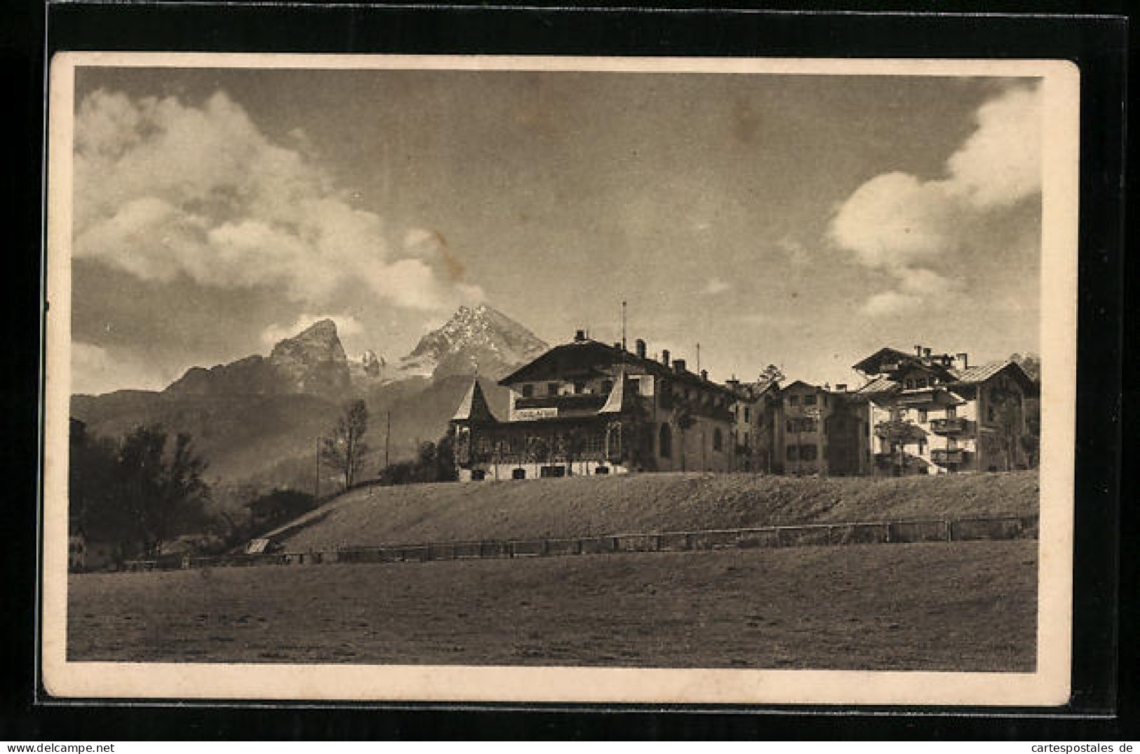 AK Berchtesgaden, Hotel Krone Mit Gegirgskulisse  - Berchtesgaden