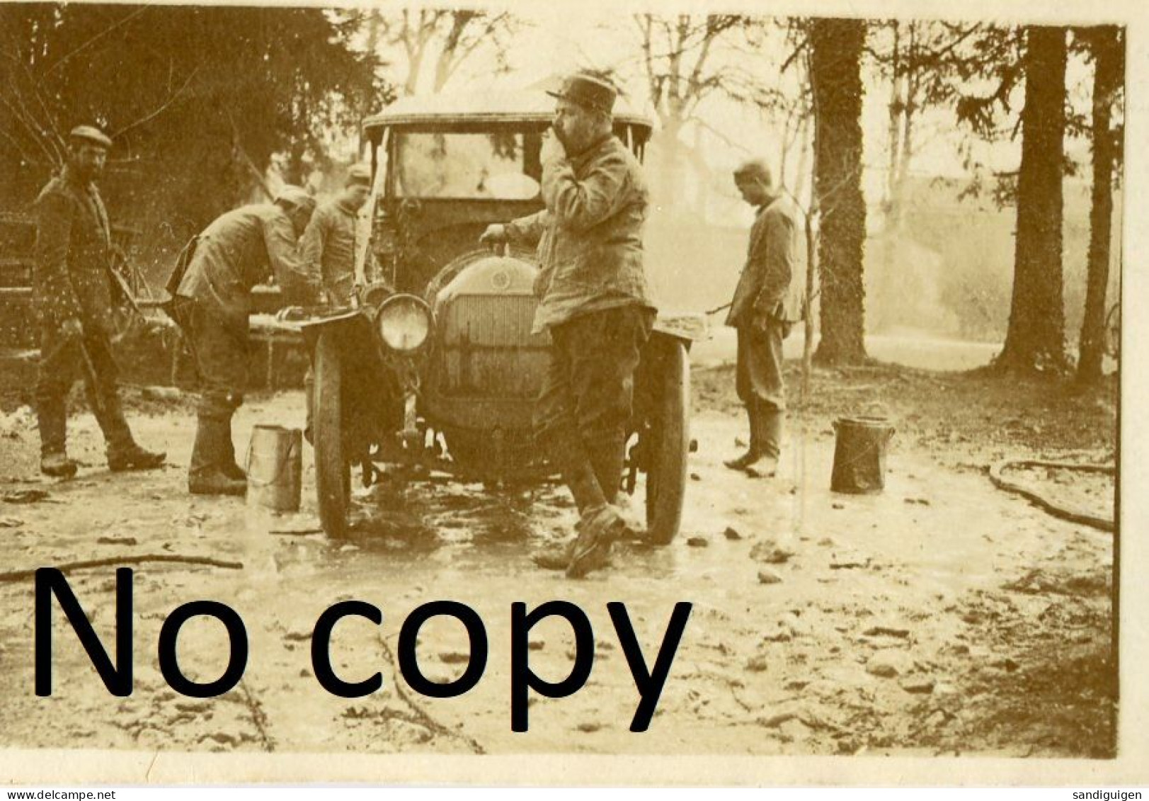 PHOTO FRANCAISE - NETTOYAGE DE L'AUTOMOBILE PAR LES PRISONNIERS A LEMMES PRES DE SOUILLY - VERDUN MEUSE GUERRE 1914 1918 - Krieg, Militär