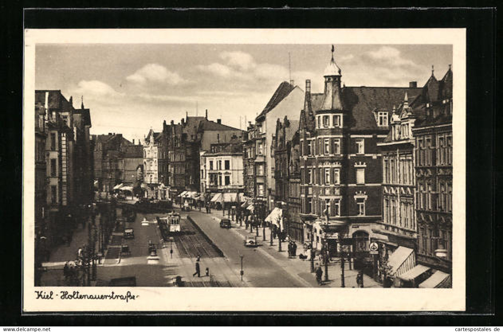 AK Kiel, Holtenauer Strasse Mit Strassenbahn Und Geschäften  - Kiel