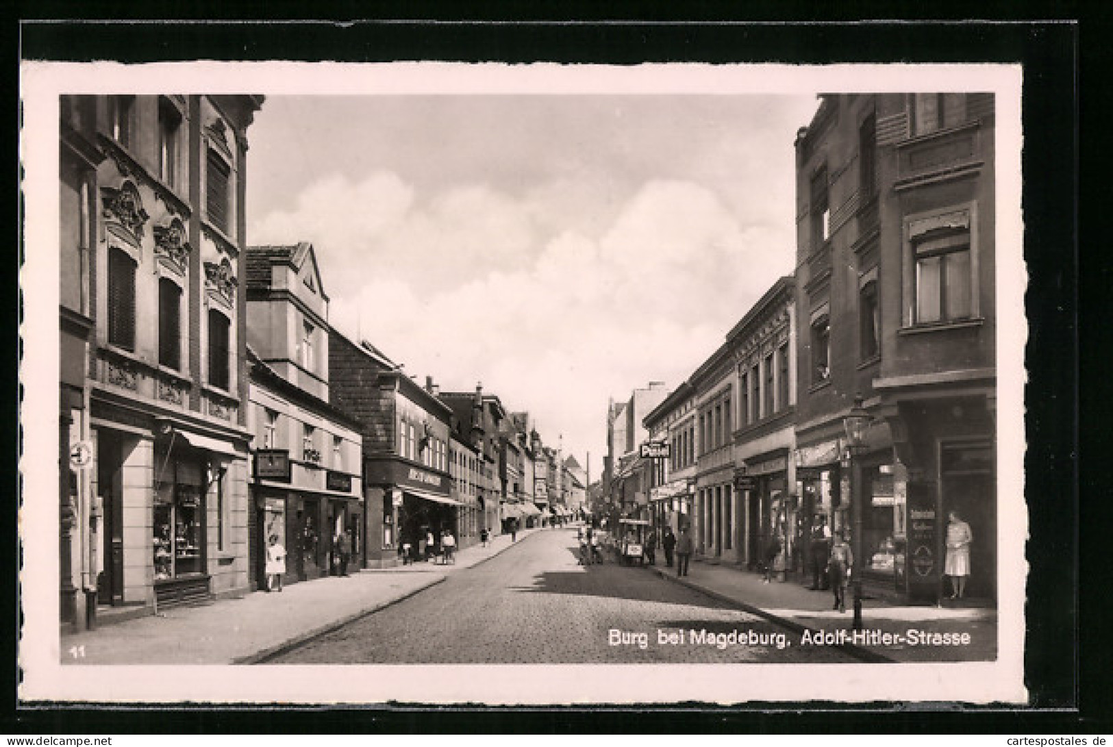 AK Burg Bei Magdeburg, Strasse Mit Geschäften  - Magdeburg