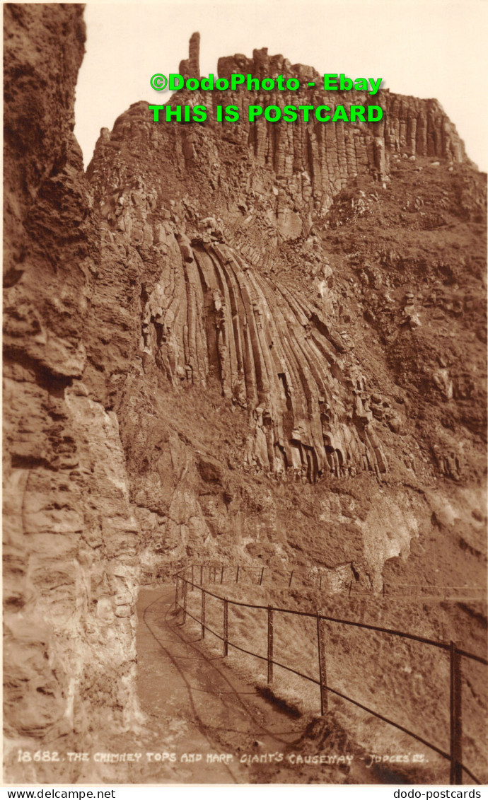 R452611 18682. The Chimney Tops And Harp. Giants Causeway. Judges - Wereld