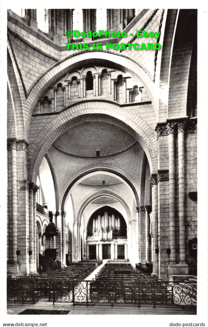 R452656 2. Angouleme. Cathedrale St. Pierre XIIe S. Mon. Hist. Interieur Vu Du C - Wereld