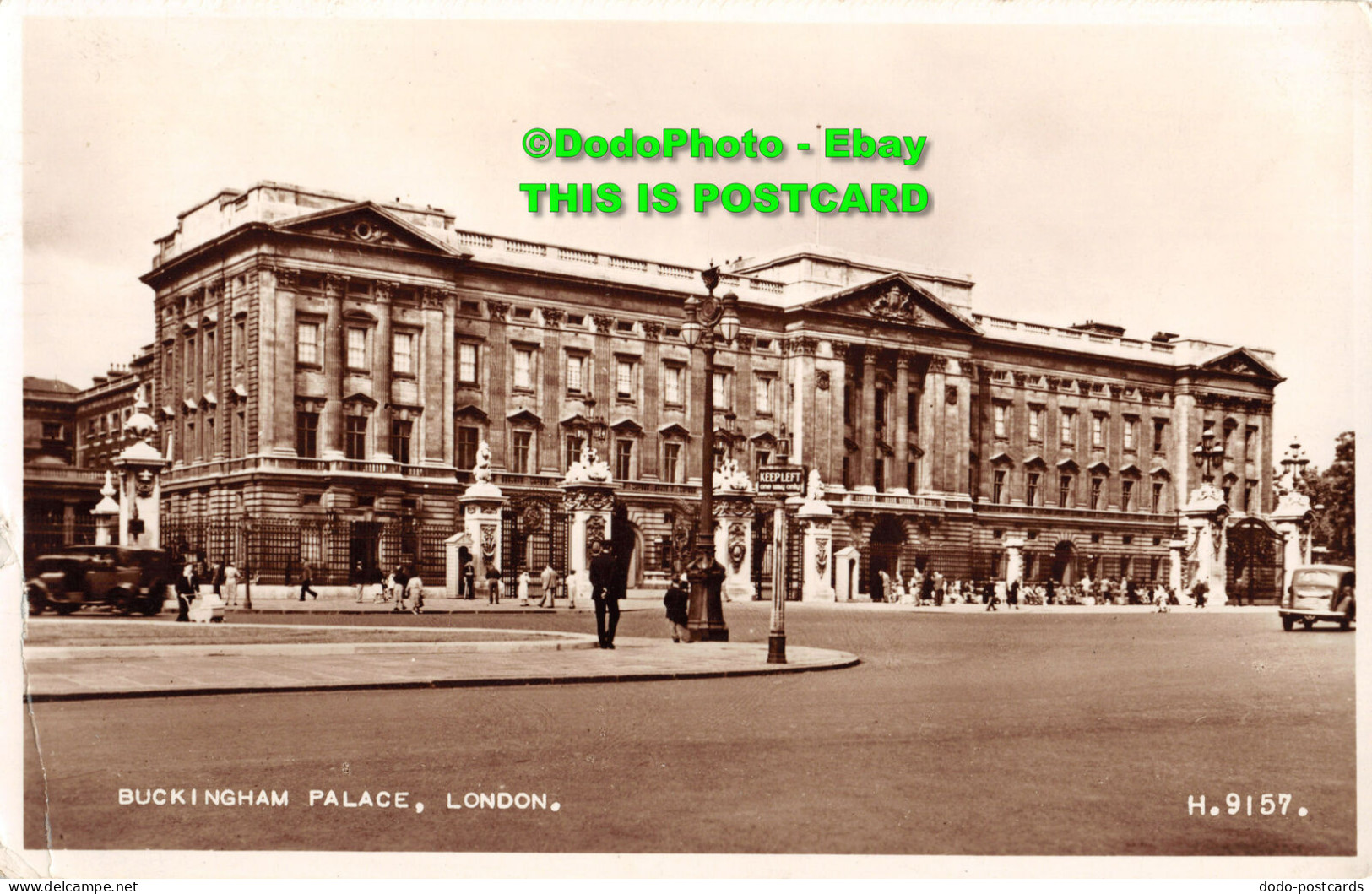 R452869 Buckingham Palace. London. H. 9157. Valentines. RP. 1955 - Sonstige & Ohne Zuordnung