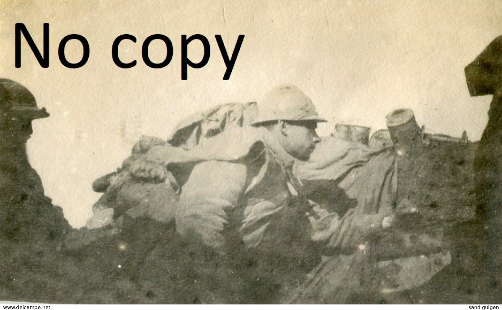 PHOTO FRANCAISE - POILU DANS UNE TRANCHEE DE VAUQUOIS PRES DE CHEPPY ARGONNE MEUSE - GUERRE 1914 1918 - Guerre, Militaire