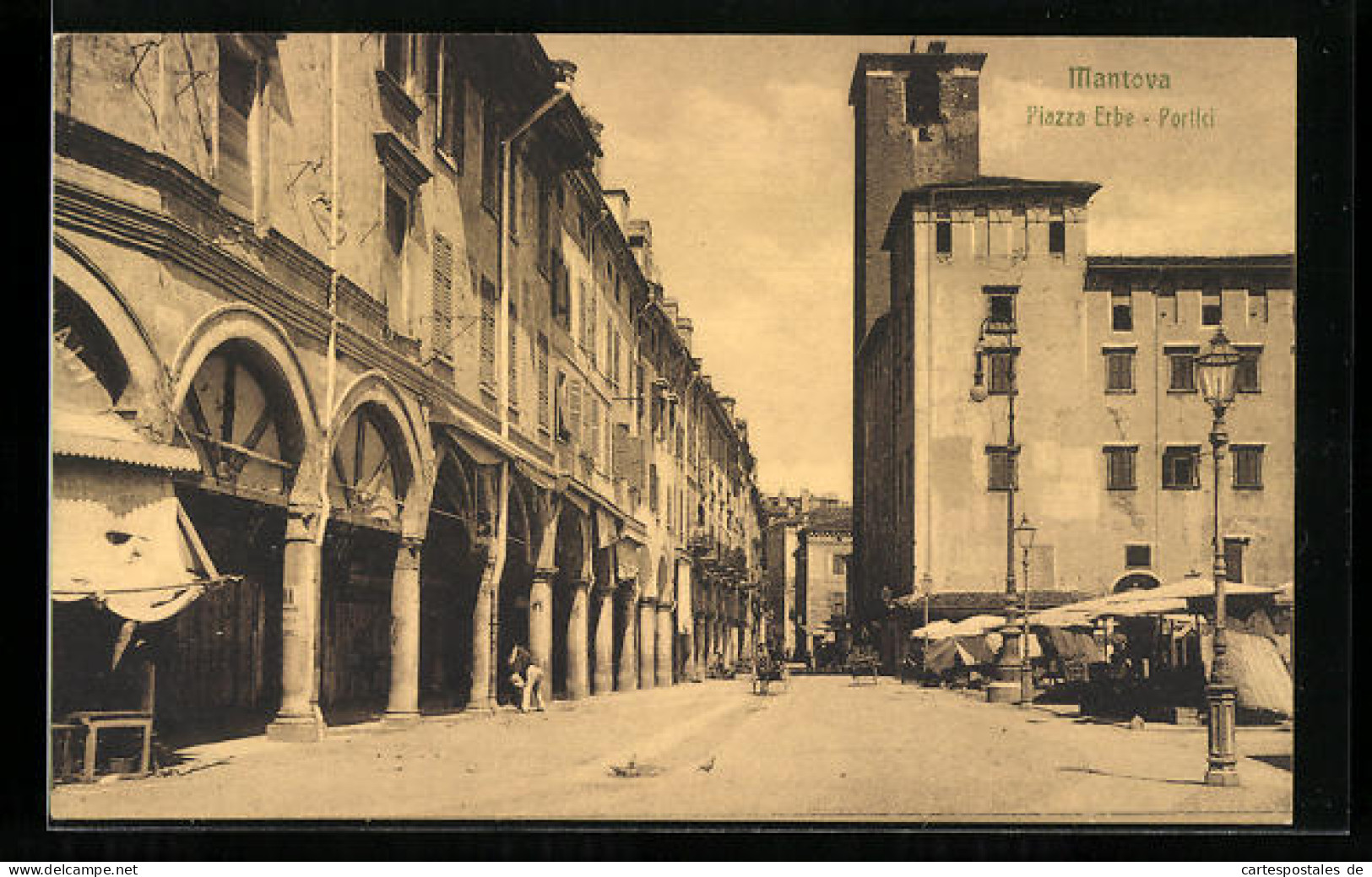 Cartolina Mantova, Piazza Erbe - Portici  - Mantova