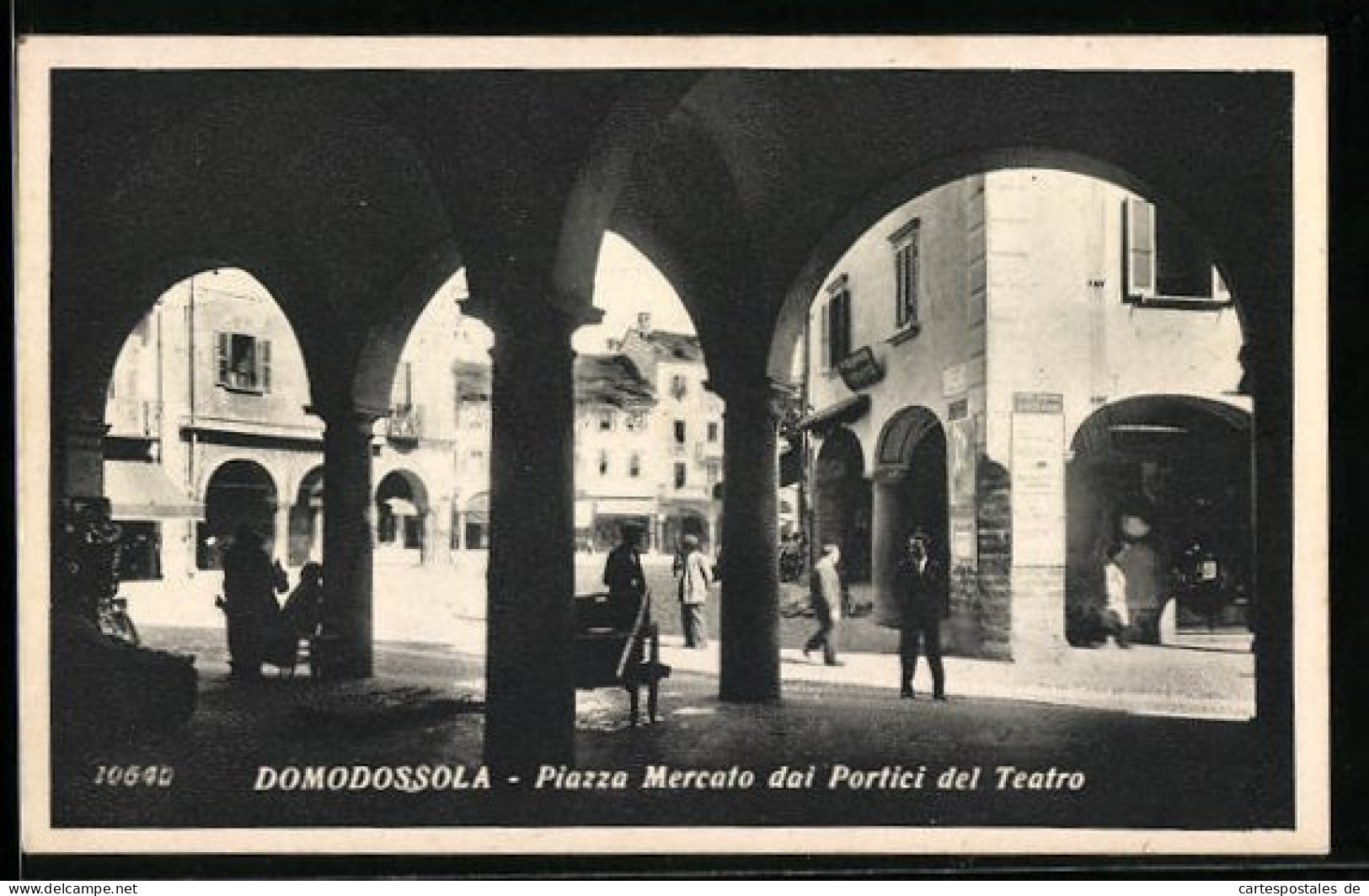 Cartolina Domodossola, Piazza Mercato Dai Portici Del Teatro  - Andere & Zonder Classificatie