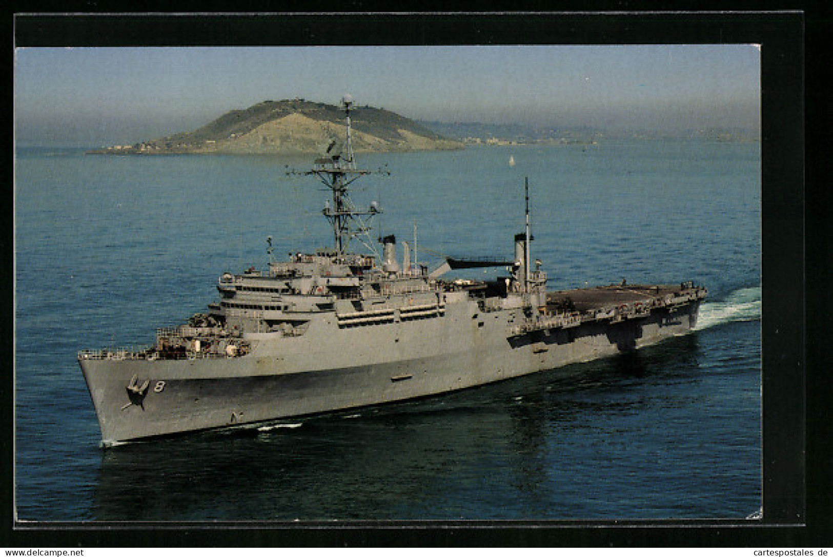 AK USS Dubuque LPD-8, Kriegsschiff  - Warships