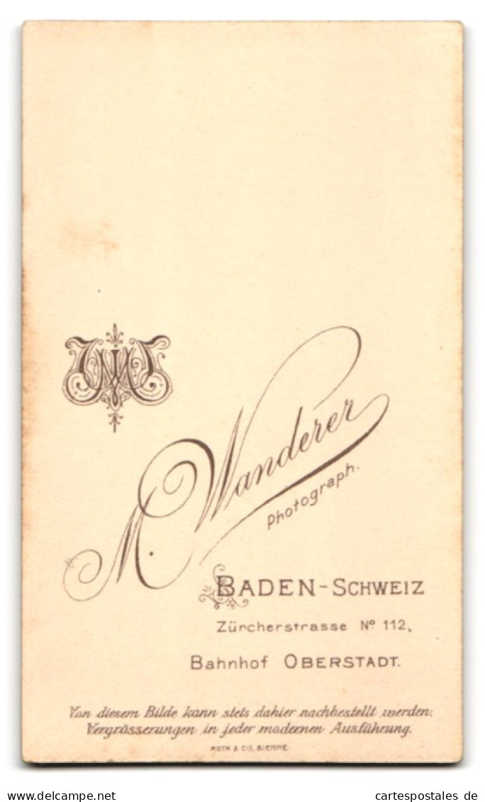 Fotografie M. Wanderer, Baden-Schweiz, Zürcherstr. 112, Junge Dame Mit Zurückgebundenem Haar  - Anonyme Personen