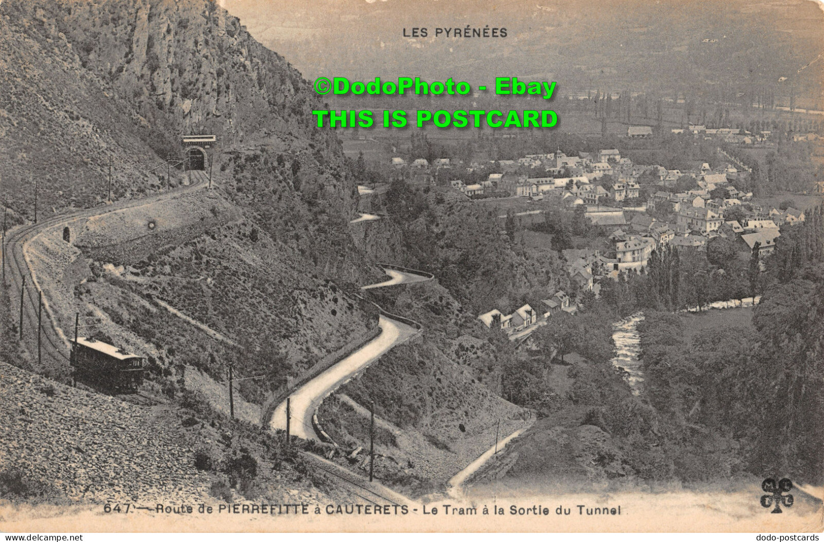 R452977 Le Pyrenees. 647. Route De Pierrefitte A Cauterets. Le Tram A La Sortie - World