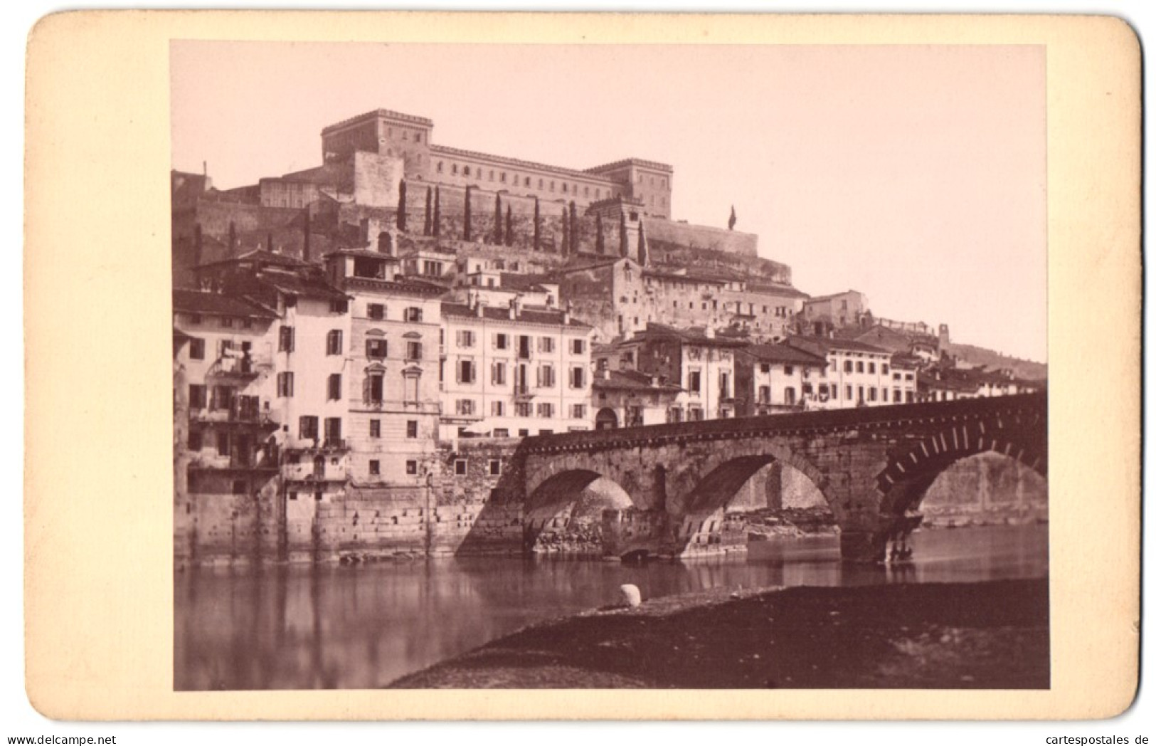 Foto Unbekannter Fotograf, Ansicht Verona, Ponte Pietra Mit Blick Auf Das Castel San Pietro  - Orte