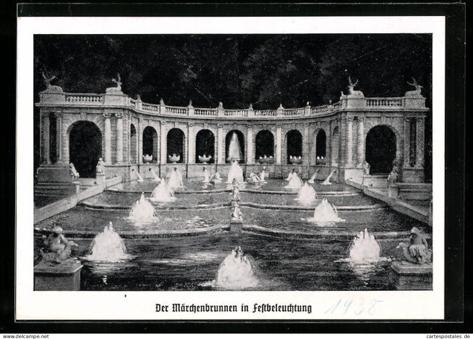 AK Berlin-Friedrichshain, Der Märchenbrunnen In Festbeleuchtung  - Friedrichshain