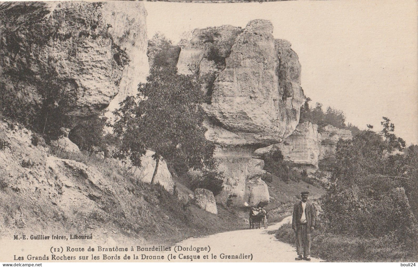 VIL2024  -  ROUTE DE BRANTOME A BOURDEILLES EN DORDOGNE LES GRANDS ROCHERS SUR LES BORDS DE LA DRONNE - Autres & Non Classés