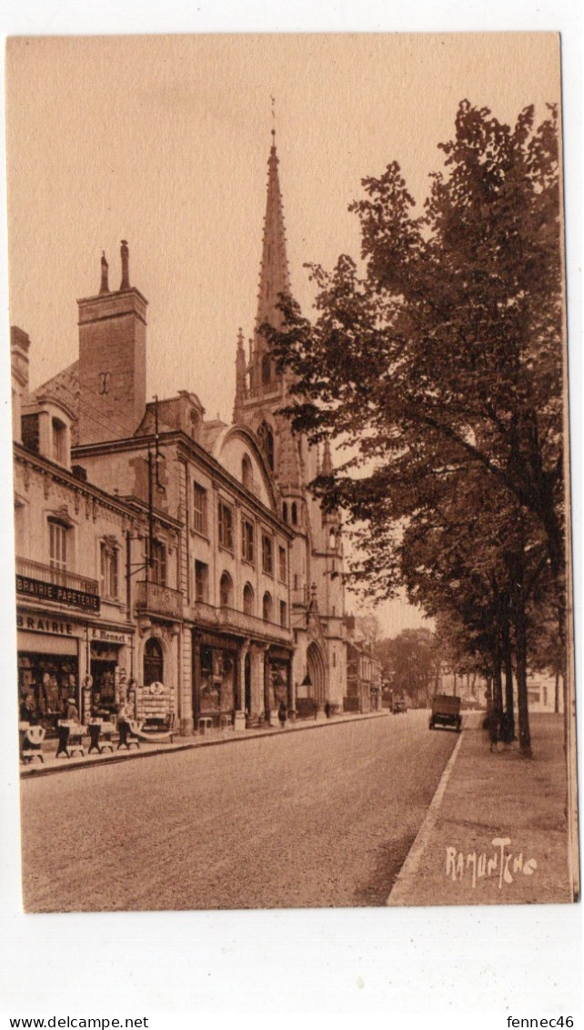 86 - CHATELLERAULT - Eglise Saint Jean-Baptiste…  (L126) - Chatellerault