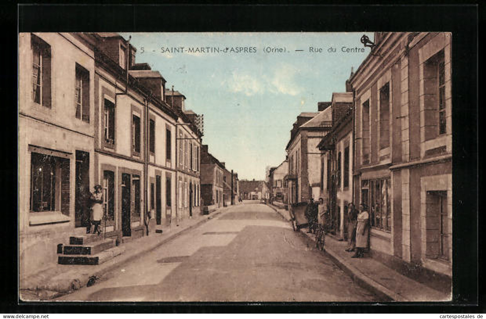 CPA Saint-Martin-d`Aspres, Rue Du Centre, Vue De La Rue  - Otros & Sin Clasificación