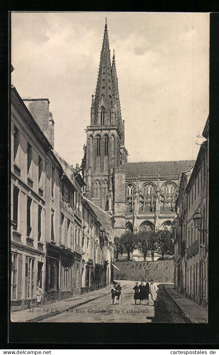 CPA Sees, La Rue Grande Et La Cathédrale  - Sees