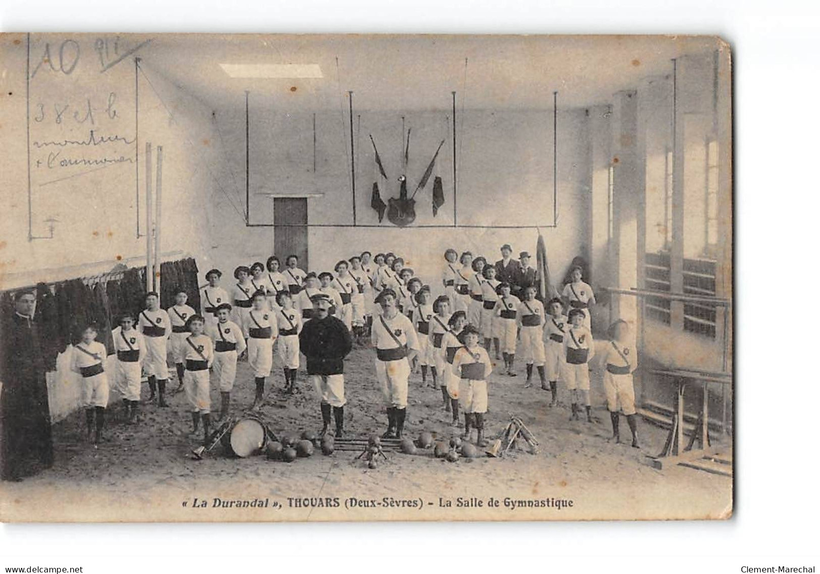 THOUARS - Le Durandal - La Salle De Gymnastique - état - Thouars