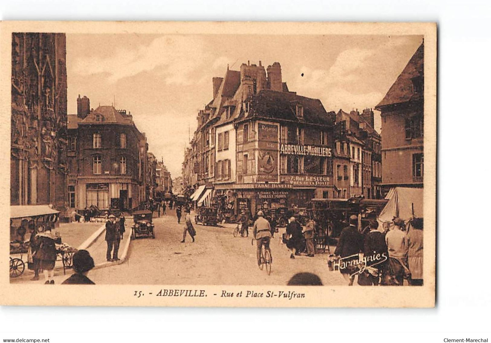 ABBEVILLE - Rue Et Place Saint Vulfran - Très Bon état - Abbeville