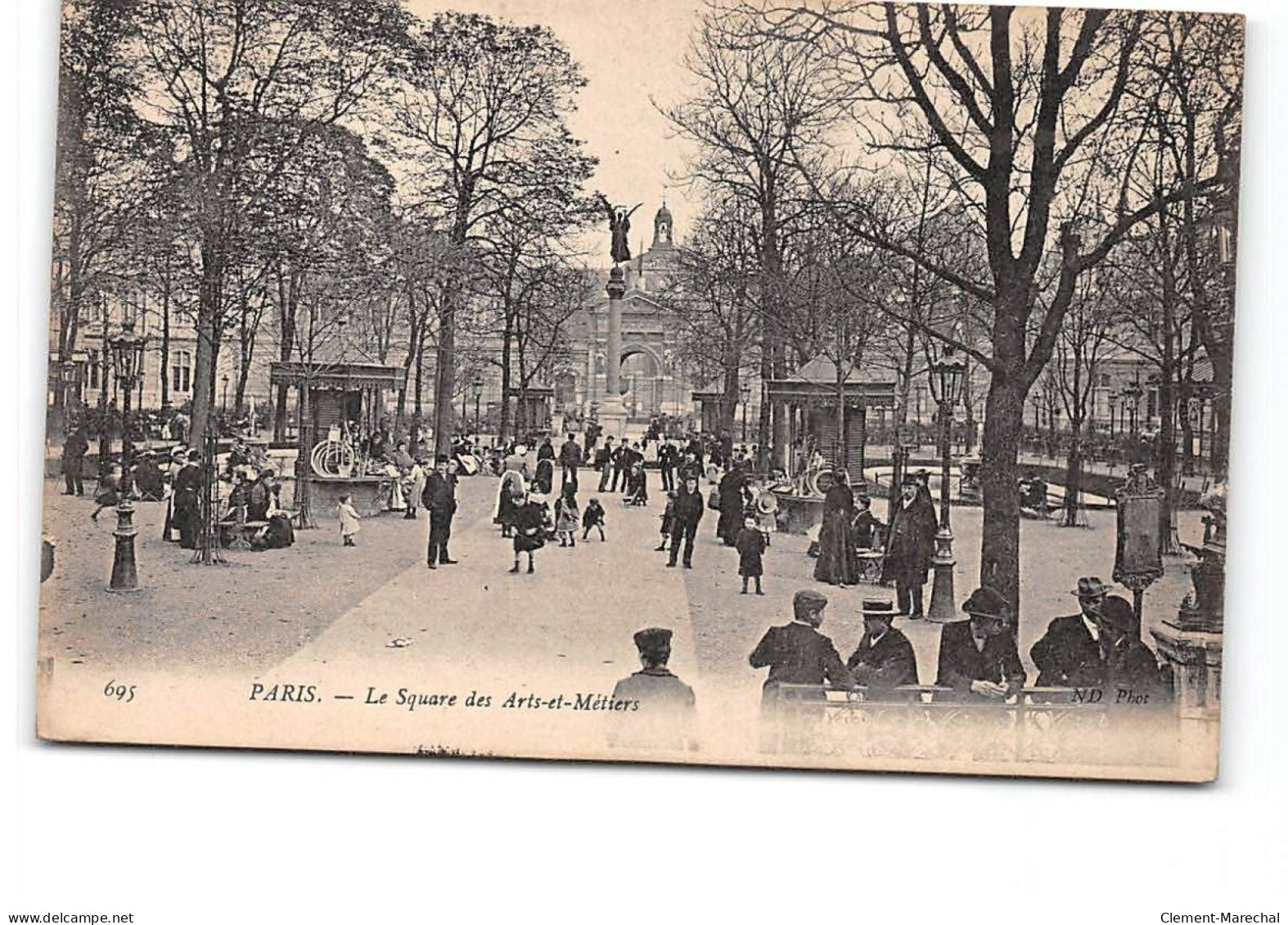 PARIS - Le Square Des Arts Et Métiers - Très Bon état - Markten, Pleinen
