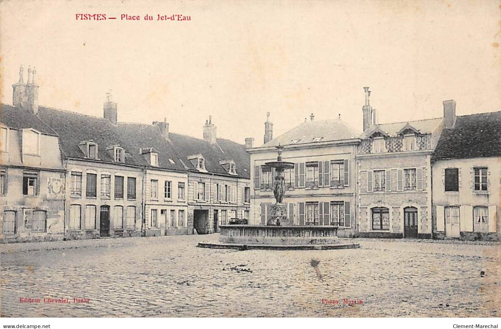 FISMES - Place Du Jet D'Eau - Très Bon état - Fismes