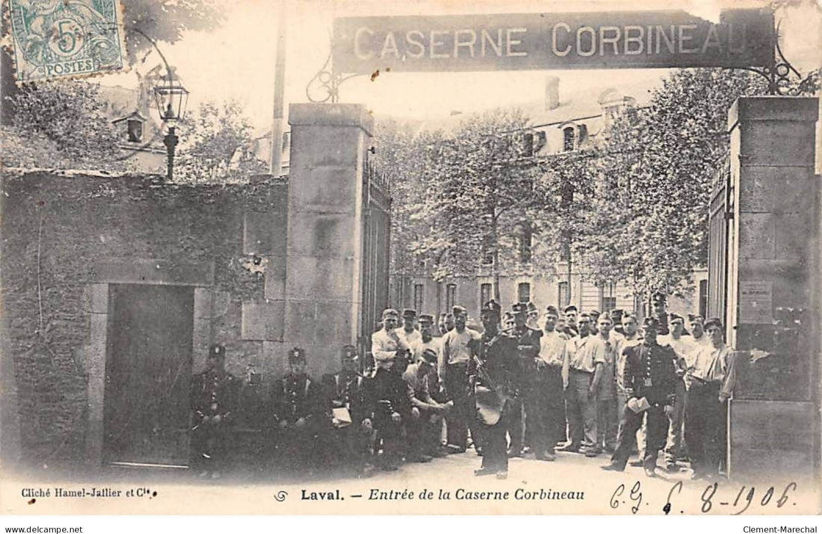 LAVAL - Entrée De La Caserne Corbineau - Très Bon état - Laval