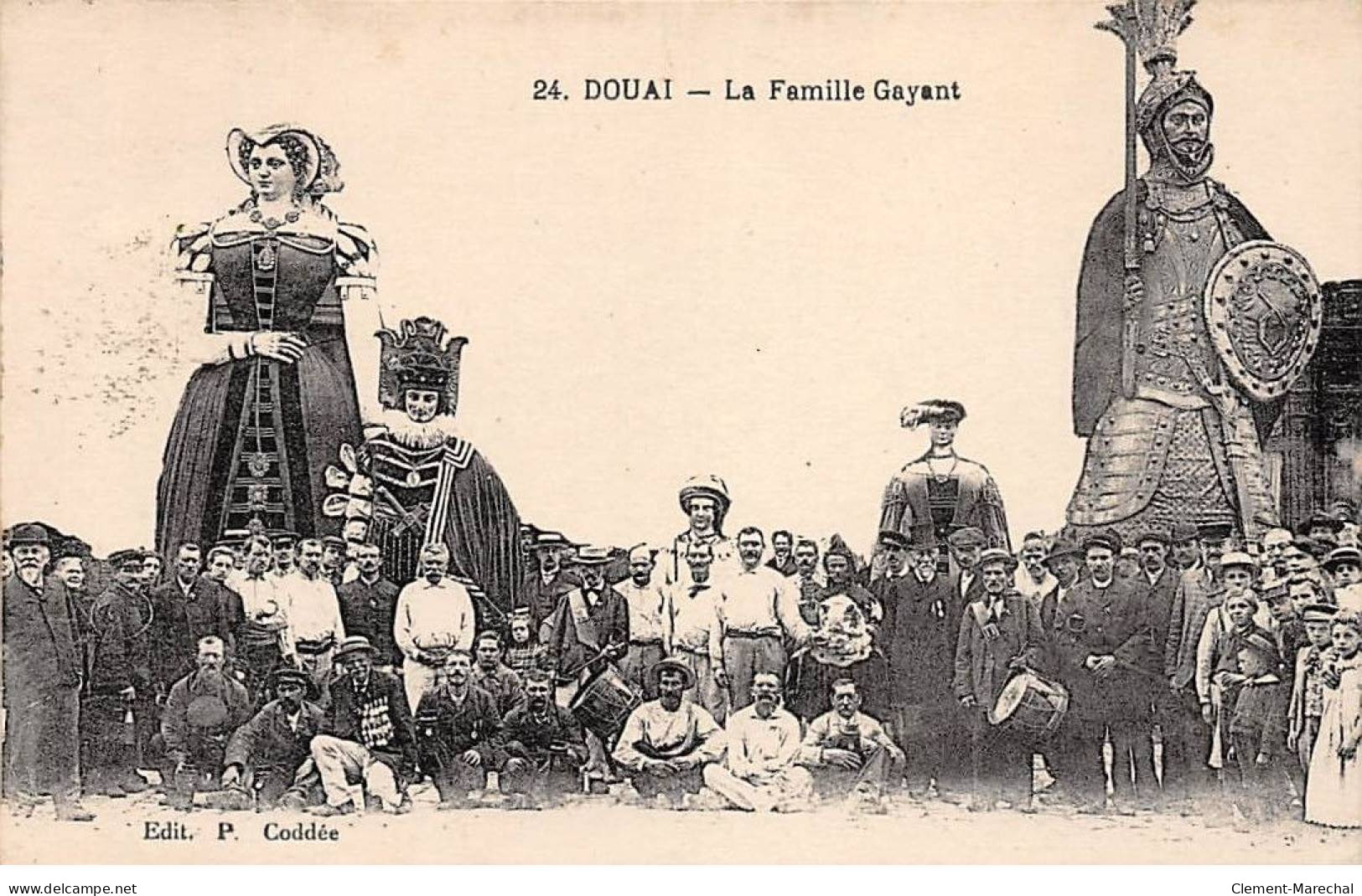 DOUAI - La Famille Gayant - Très Bon état - Douai