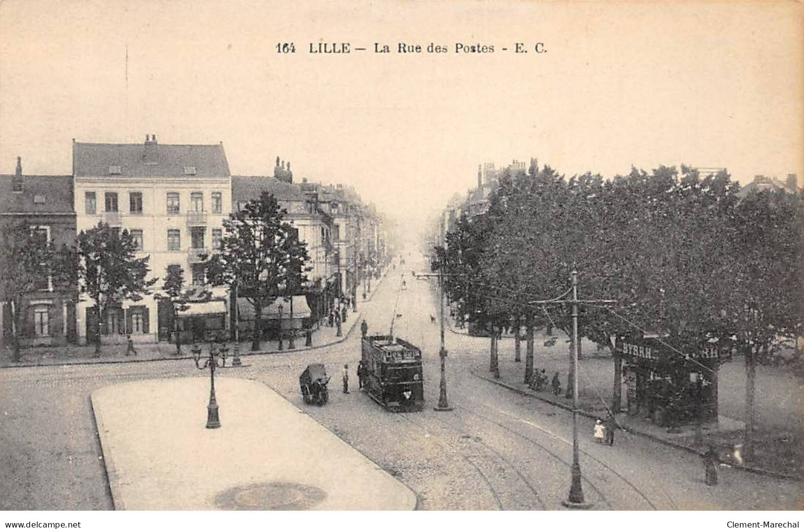 LILLE - La Rue Des Postes - Très Bon état - Lille