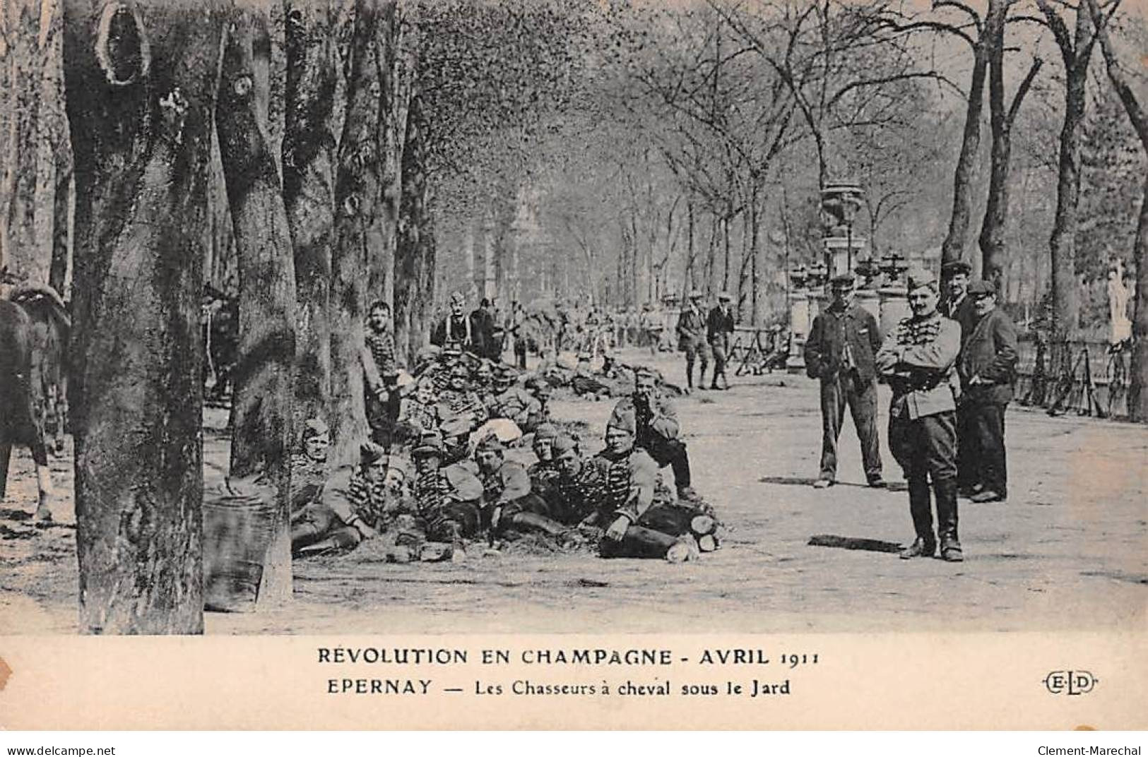 Révolution En Champagne 1911 - EPERNAY - Les Chasseurs à Cheval Sous Le Jard - Très Bon état - Epernay