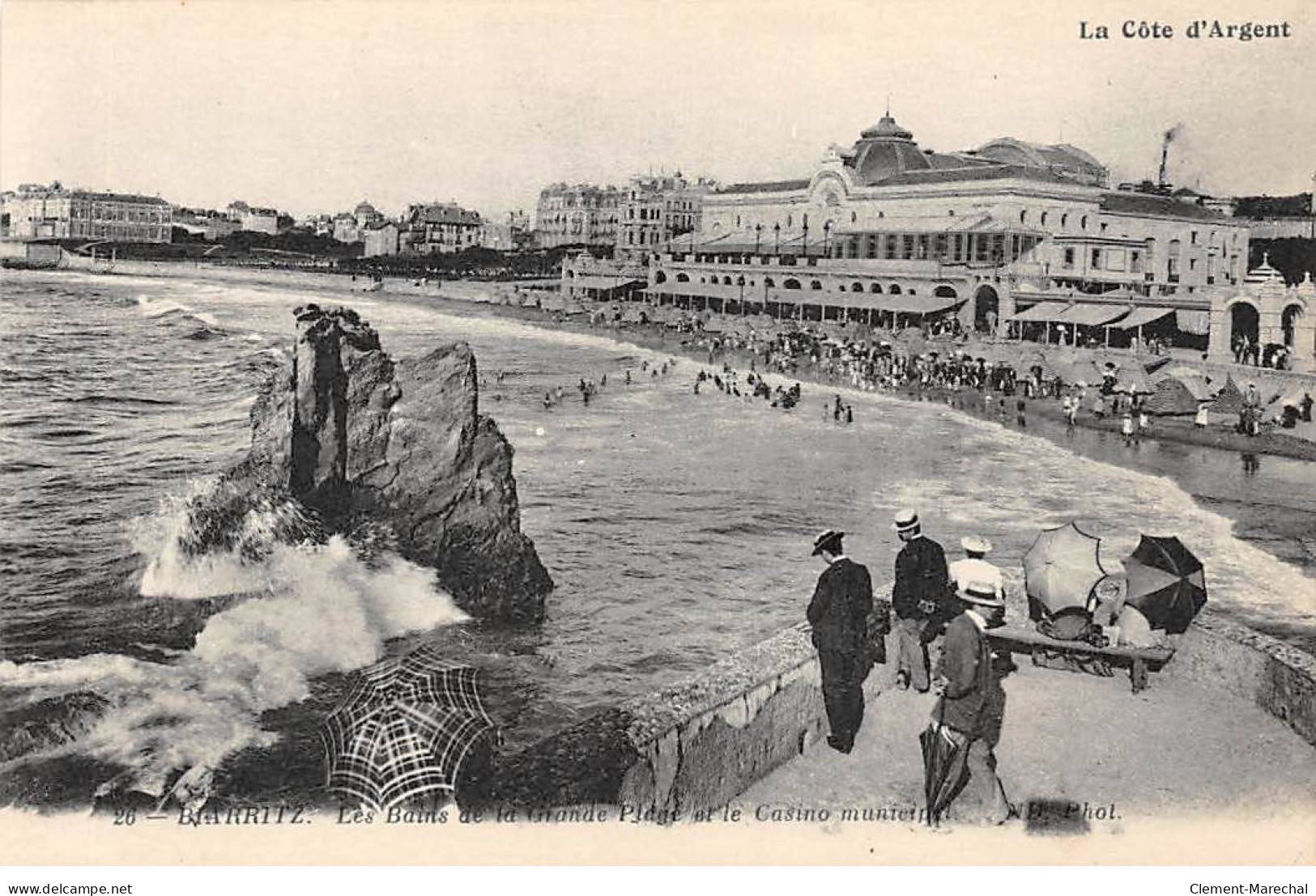 BIARRITZ - Les Bains De La Grande Plage Et Le Casino Municipal - Très Bon état - Biarritz