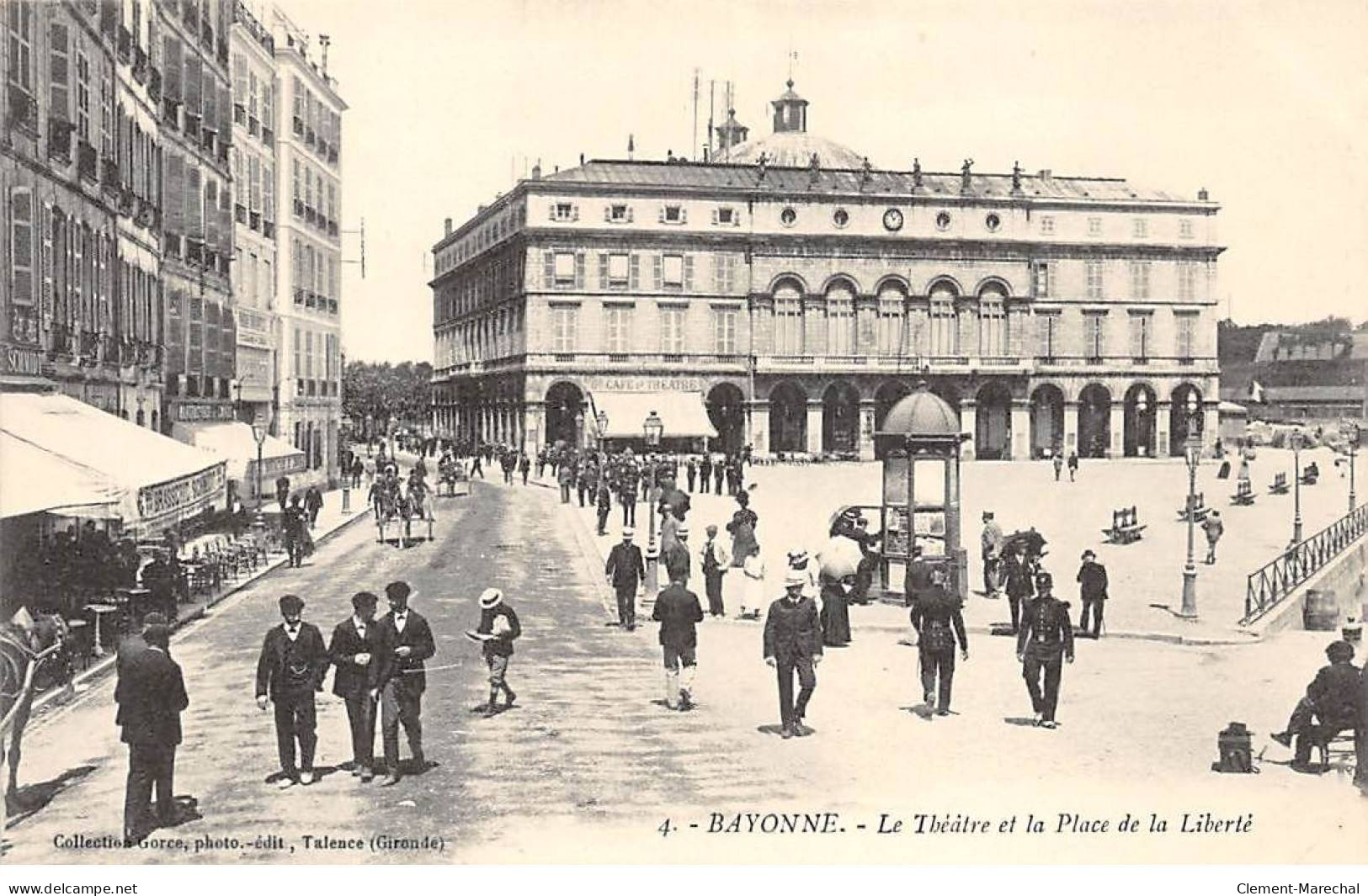 BAYONNE - Le Théâtre Et La Place De La Liberté - Très Bon état - Bayonne