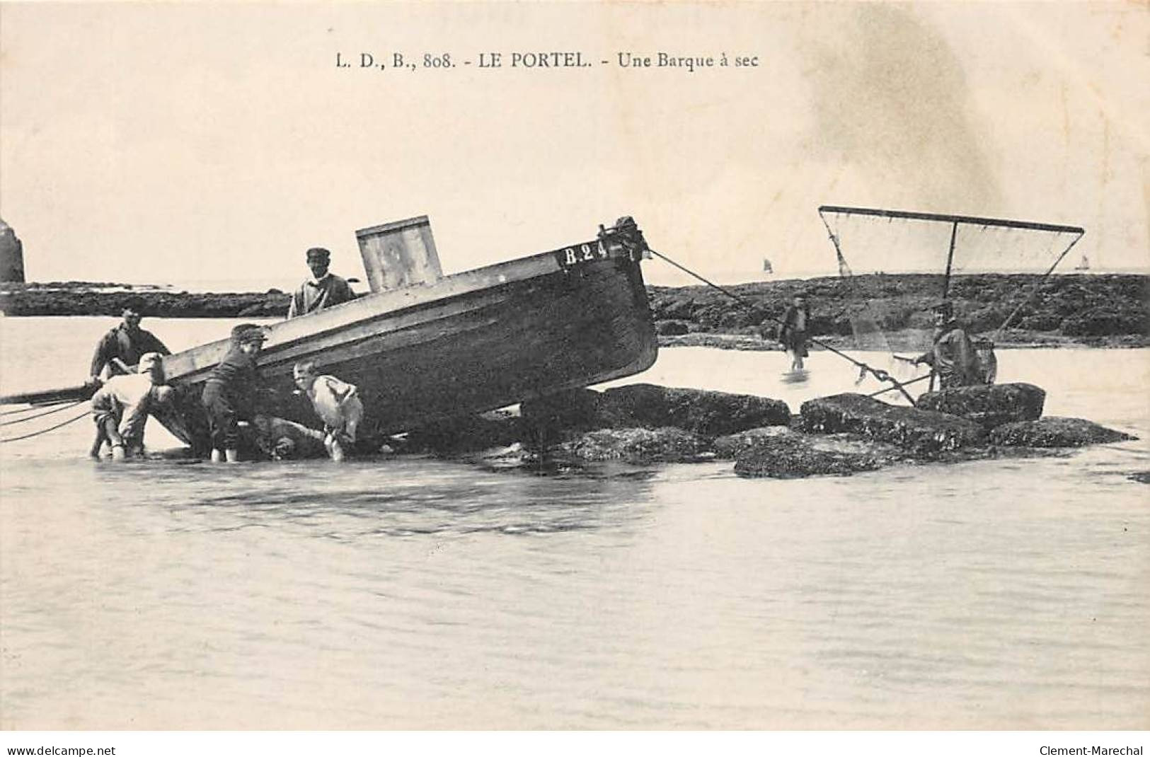 LE PORTEL - Une Barque à Sec - Très Bon état - Le Portel