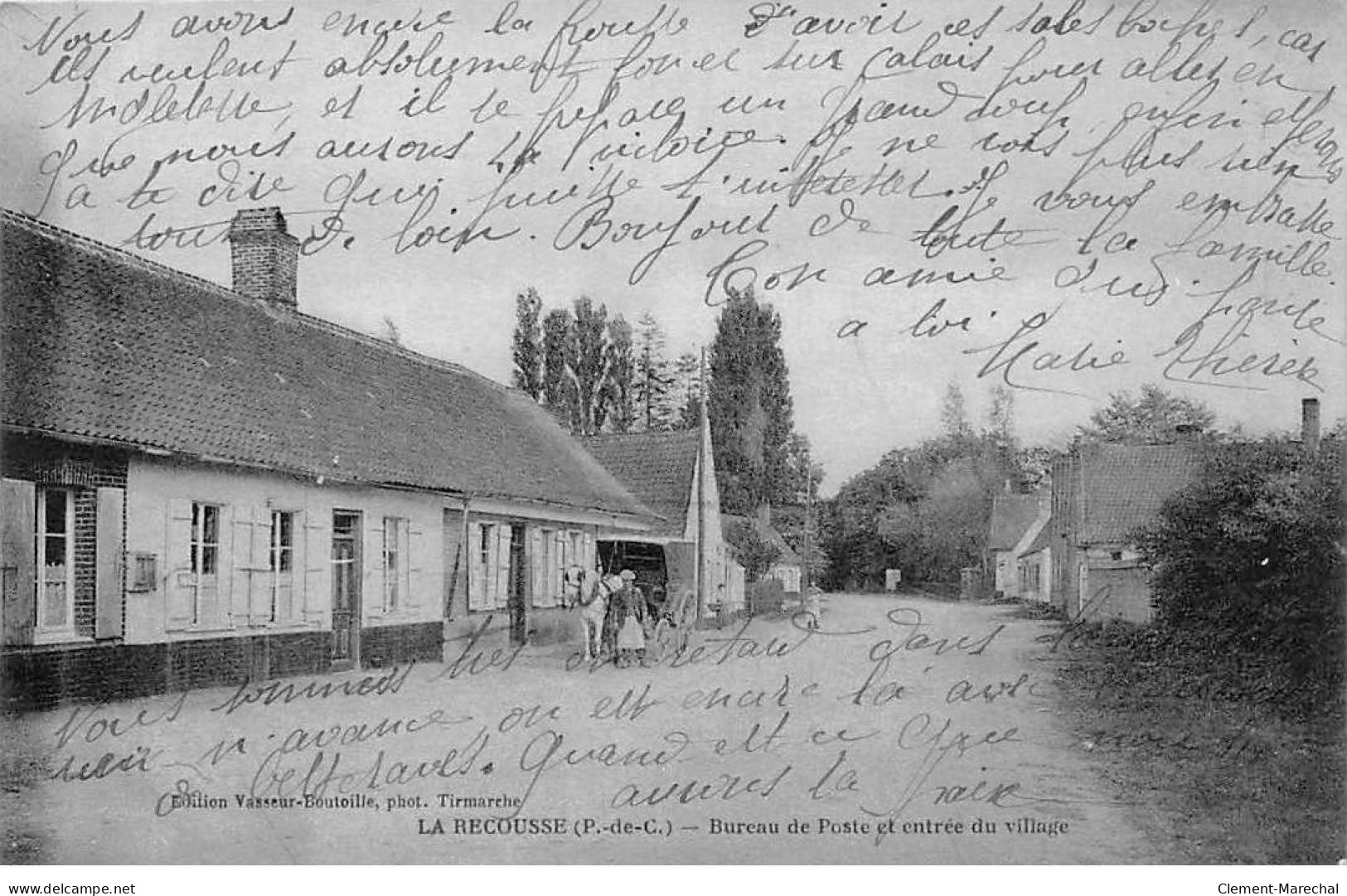 LA RECOUSSE - Bureau De Poste Et Entrée Du Village - Très Bon état - Autres & Non Classés