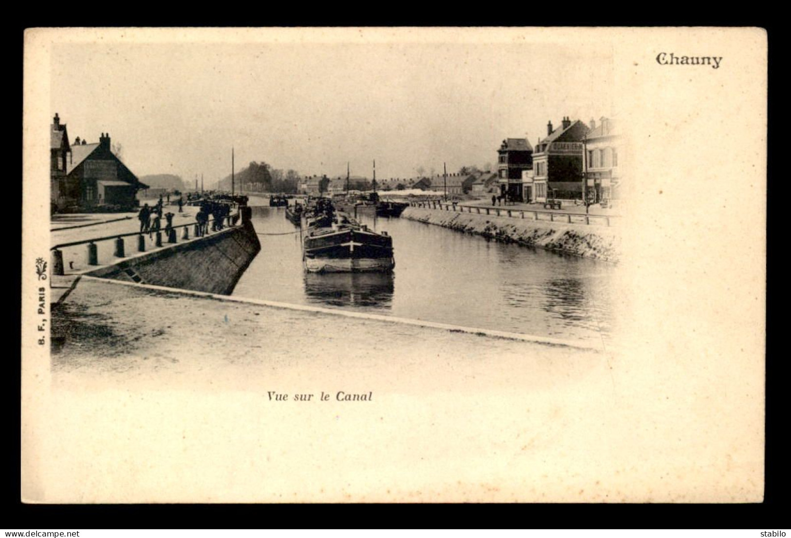 02 - CHAUNY - VUE SUR LE CANAL - PENICHES - Chauny