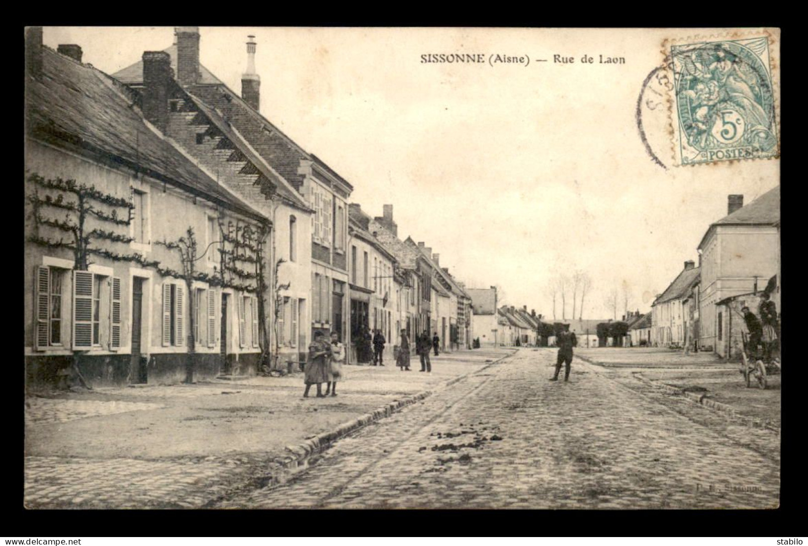 02 - SISSONNE - RUE DE LAON - Sissonne