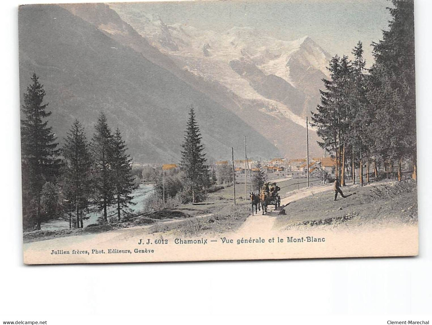CHAMONIX - Vue Générale Et Le Mont Blanc - Très Bon état - Chamonix-Mont-Blanc