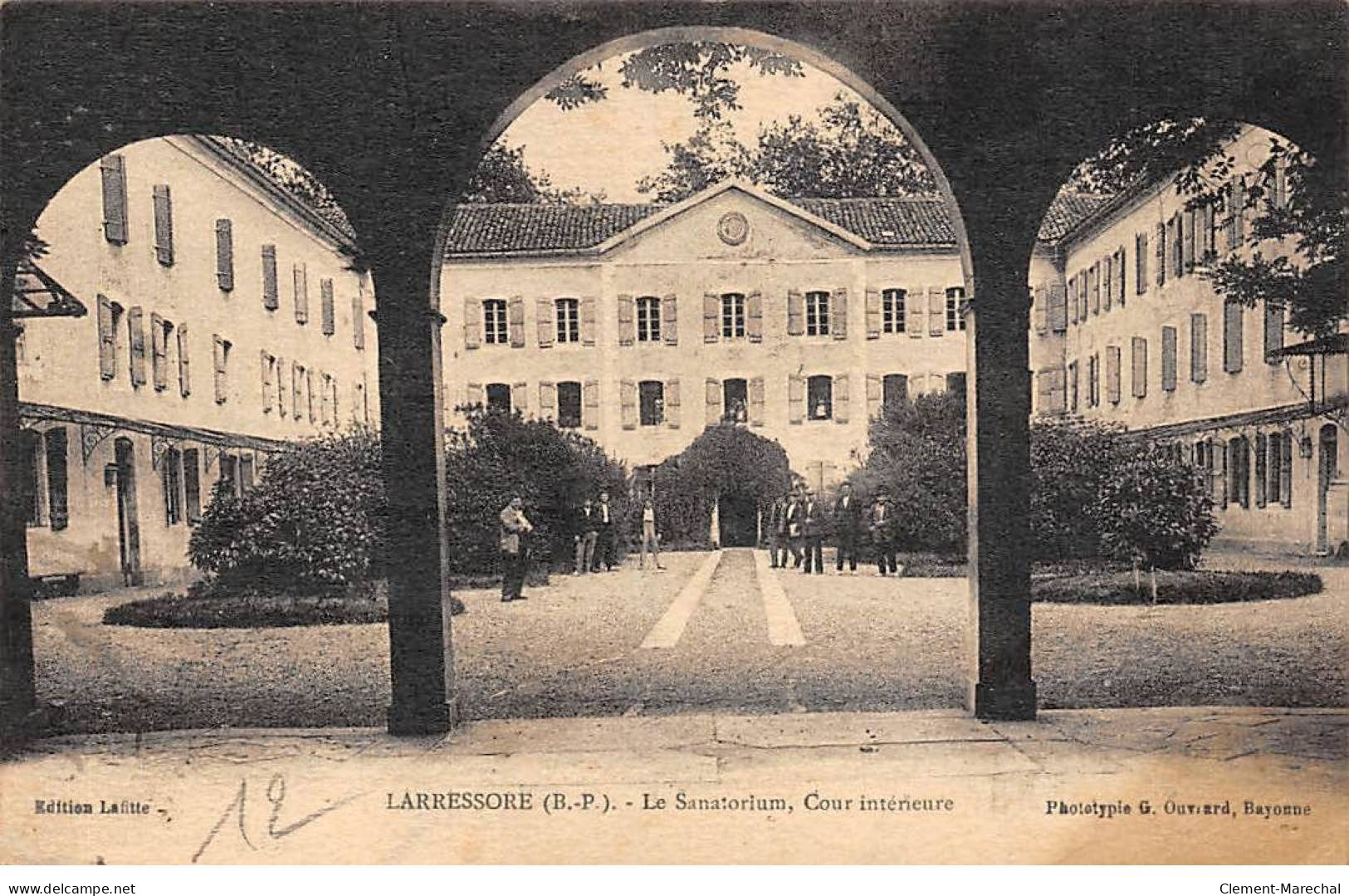 LARRESSORE - Le Sanatorium - Cour Intérieure - Très Bon état - Sonstige & Ohne Zuordnung