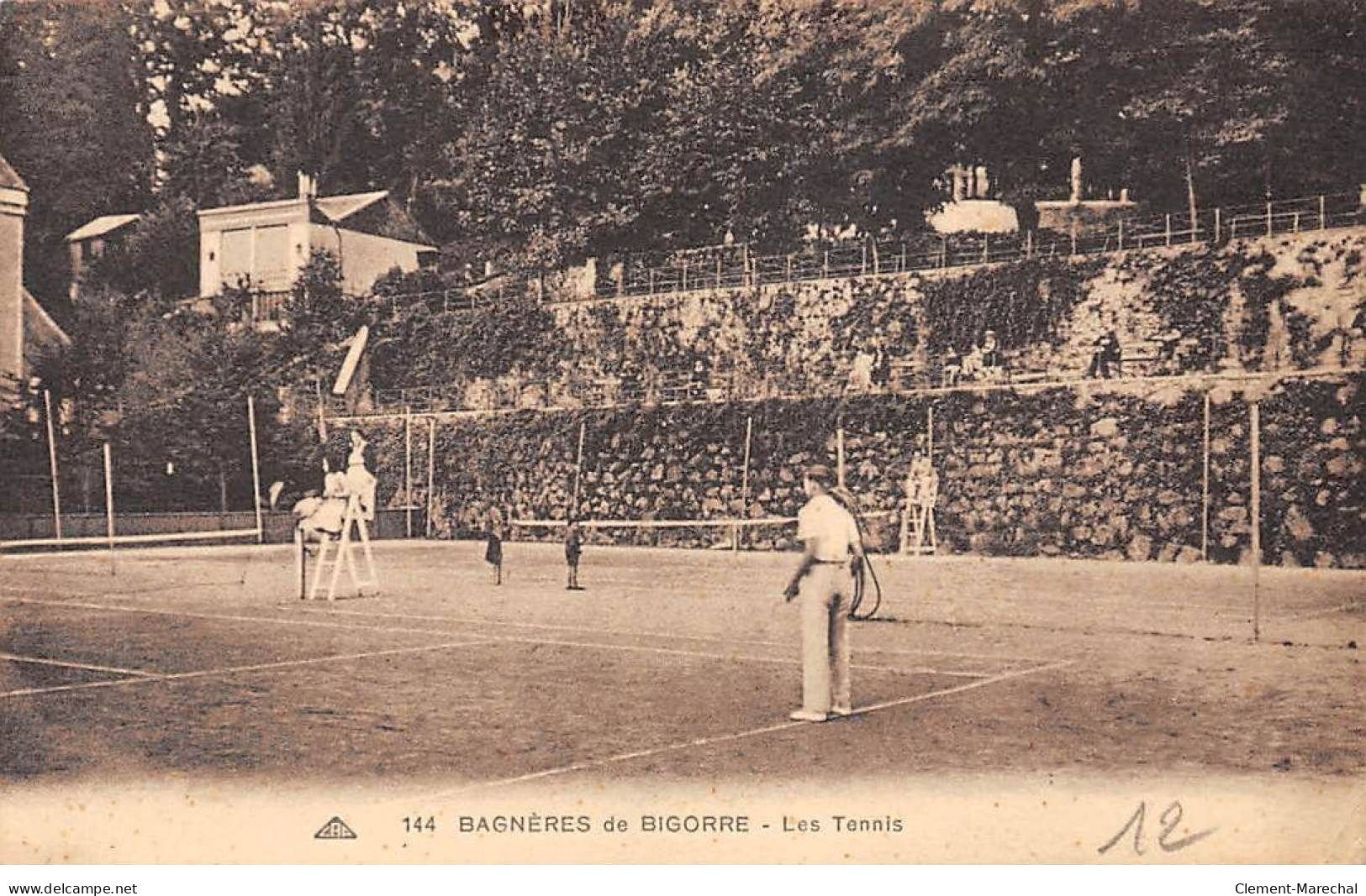 BAGNERES DE BIGORRE - Les Tennis - Très Bon état - Bagneres De Bigorre