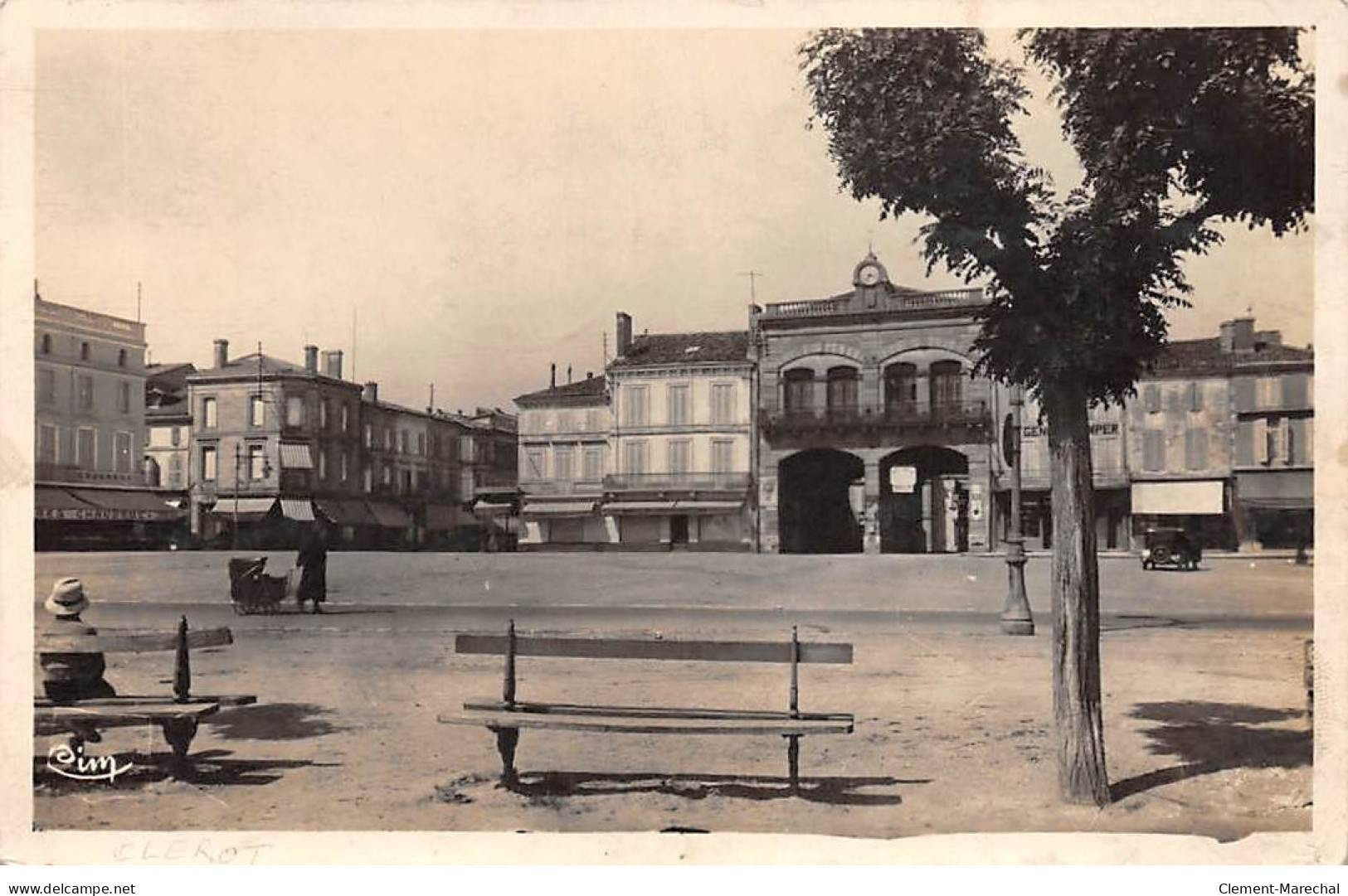 TONNEINS - Place Du Château Ou Jean Jaurès - état - Tonneins