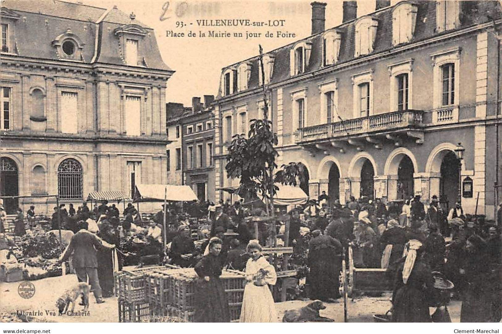 VILLENEUVE SUR LOT - Place De La Mairie Un Jour De Foire - Très Bon état - Villeneuve Sur Lot
