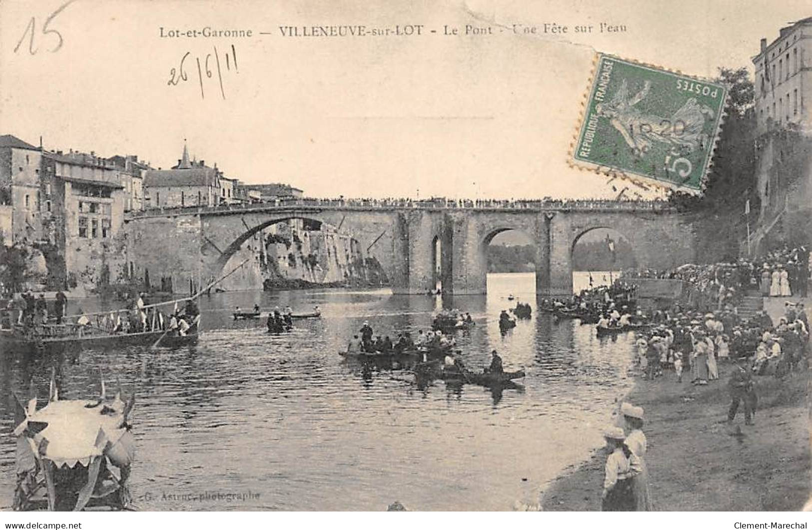 VILLENEUVE SUR LOT - Le Pont - Une Fête Sur L'eau - état - Villeneuve Sur Lot