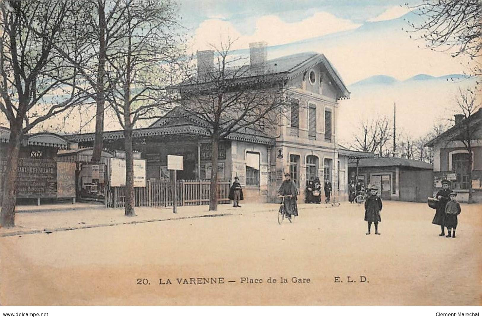 LA VARENNE - Place De La Gare - état - Altri & Non Classificati