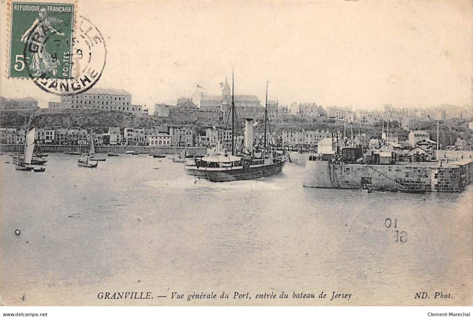 GRANVILLE - Vue Générale Du Port, Entrée Du Bateau De Jersey - Très Bon état - Granville