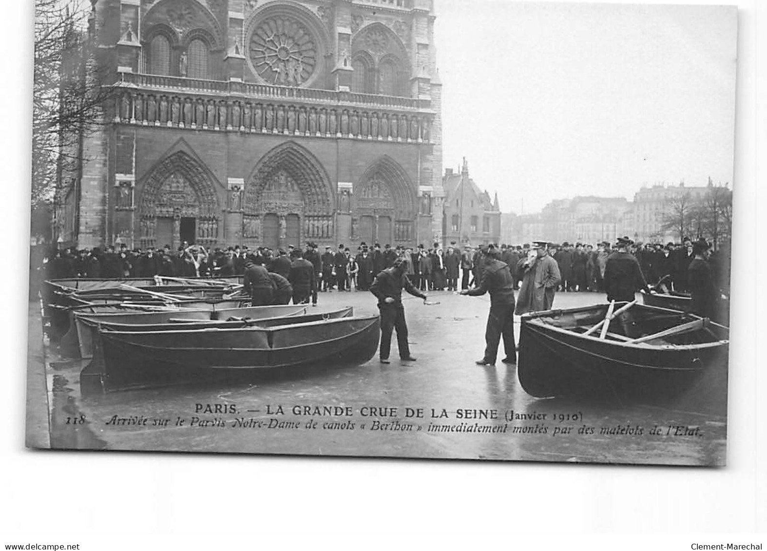 PARIS - La Grande Crue De La Seine - Janvier 1910 - Parvis Notre Dame - Canots " Berthon " - Très Bon état - Inondations De 1910